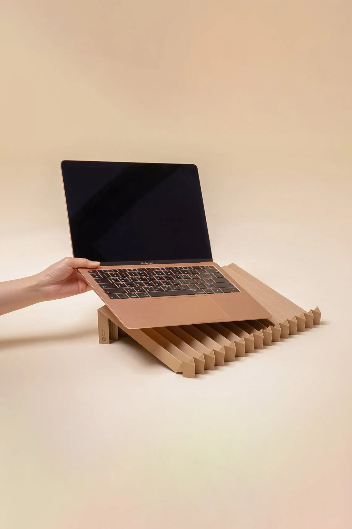 45g Laptop Stand made from pH-neutral Recycled Paper "g.flow" - Brown