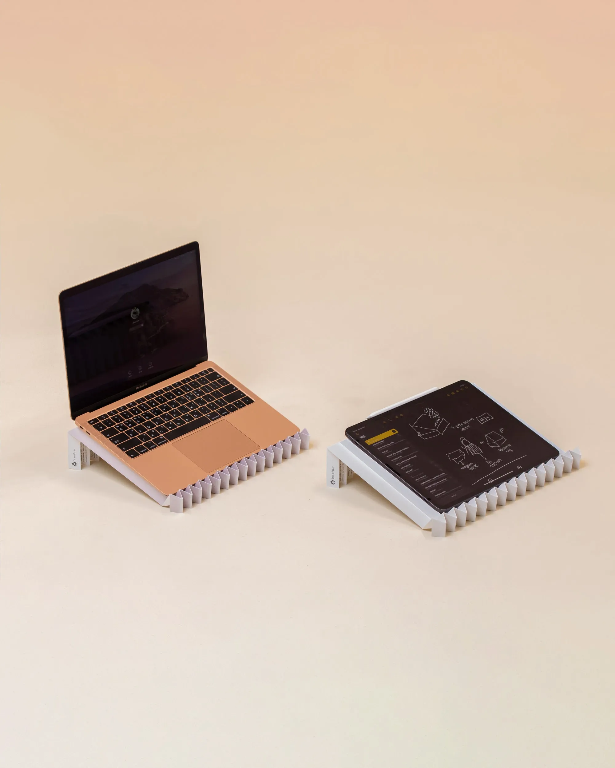 90g Laptop Stand made from Recycled Stone Paper "g.flow Stone"- Light Grey