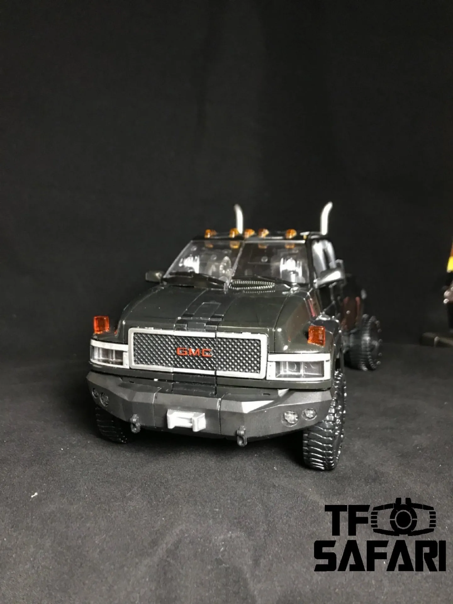 BMB Black Mamba AOYI LS09 LS-09 AW01 AW-01 Weapon Expert (Oversized MPM06 Ironhide) 25cm / 10"