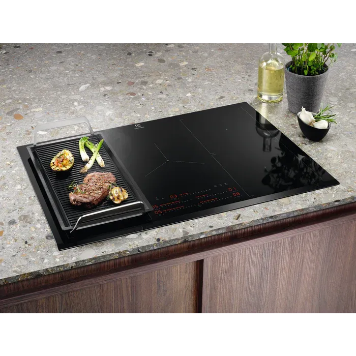 Electrolux 600 Series 80cm  Built-In Induction Hob  - Black | EIV84550