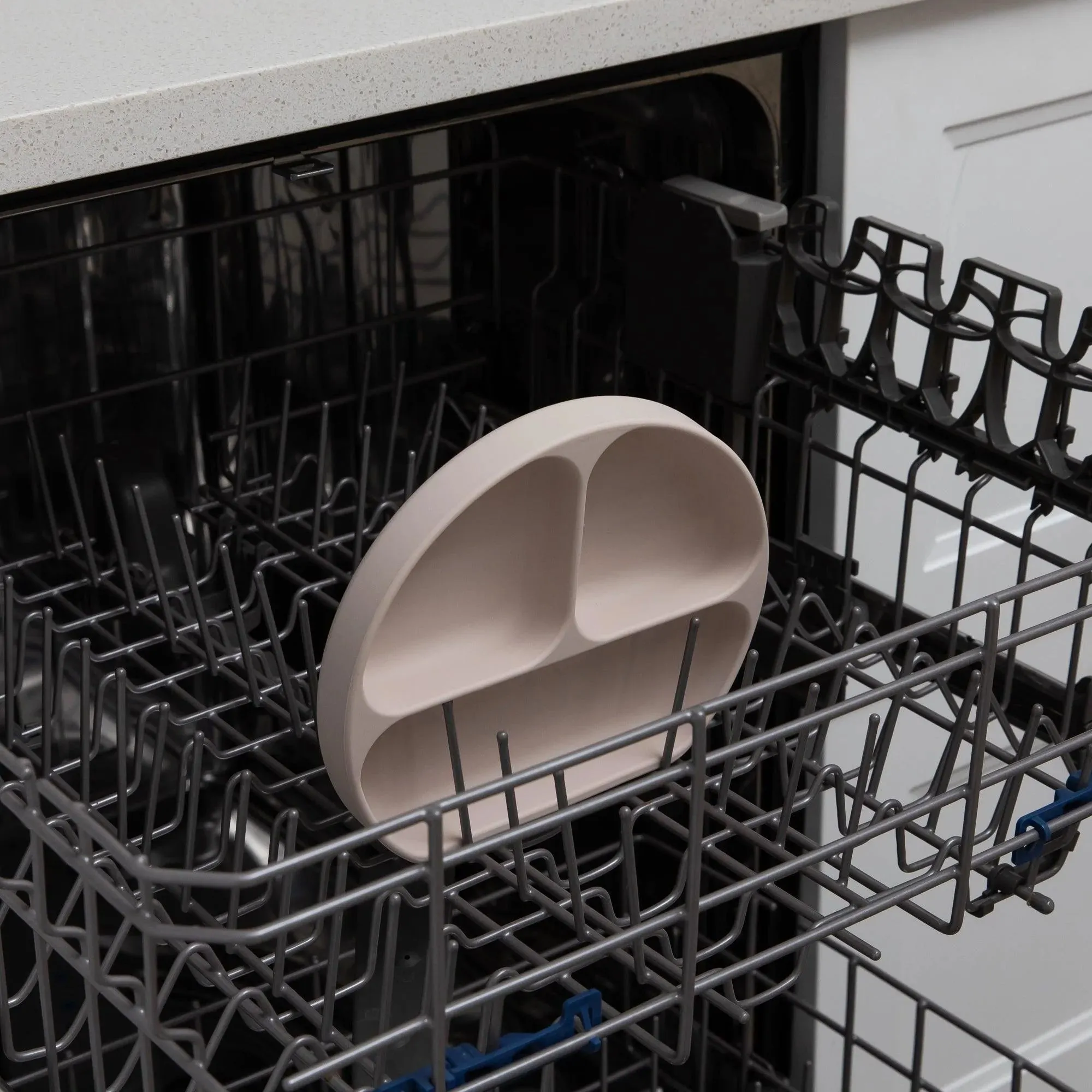 Silicone Grip Dish: Sand