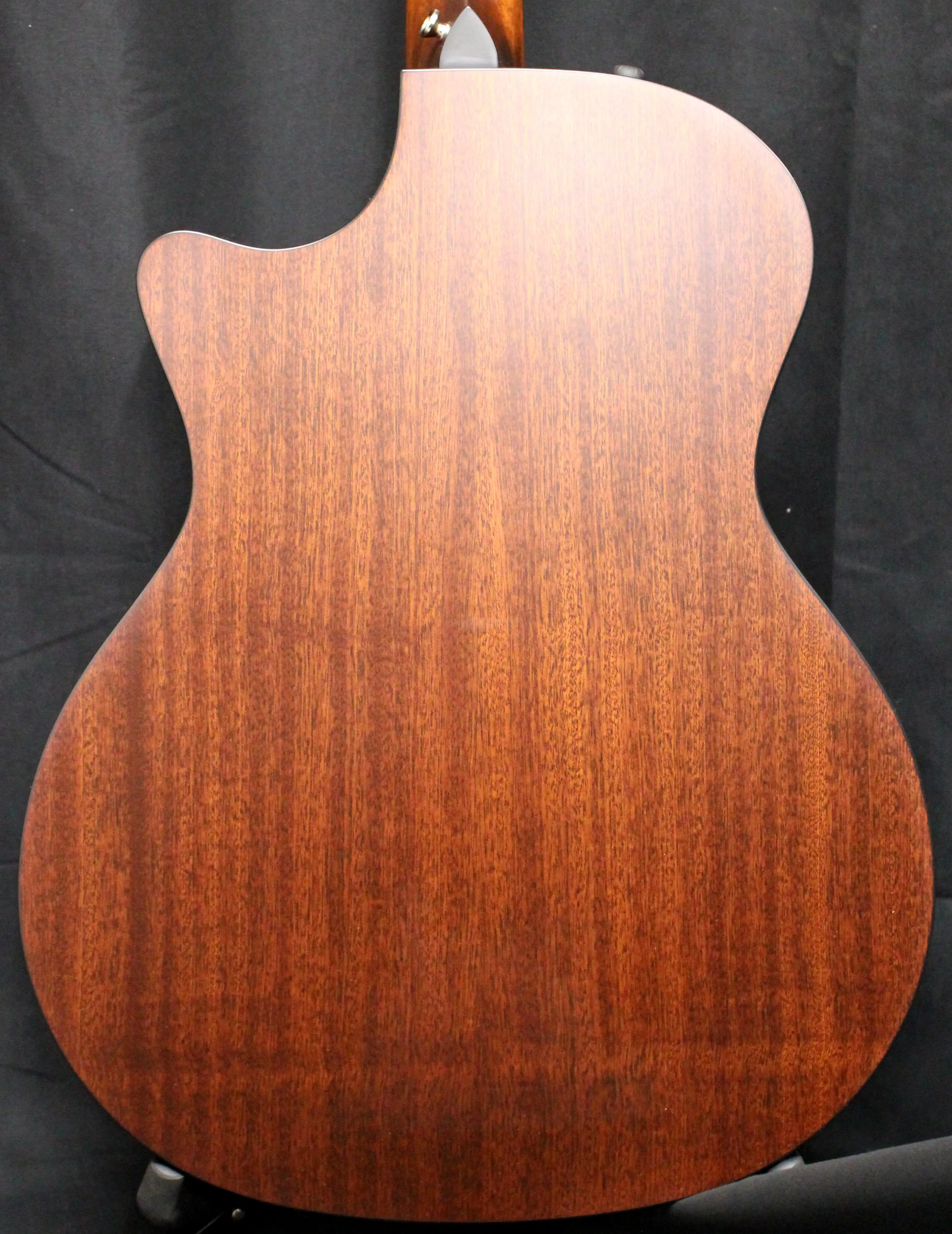 Taylor 314ce V-Class Grand Auditorium Acoustic-Electric Guitar Natural w/Case