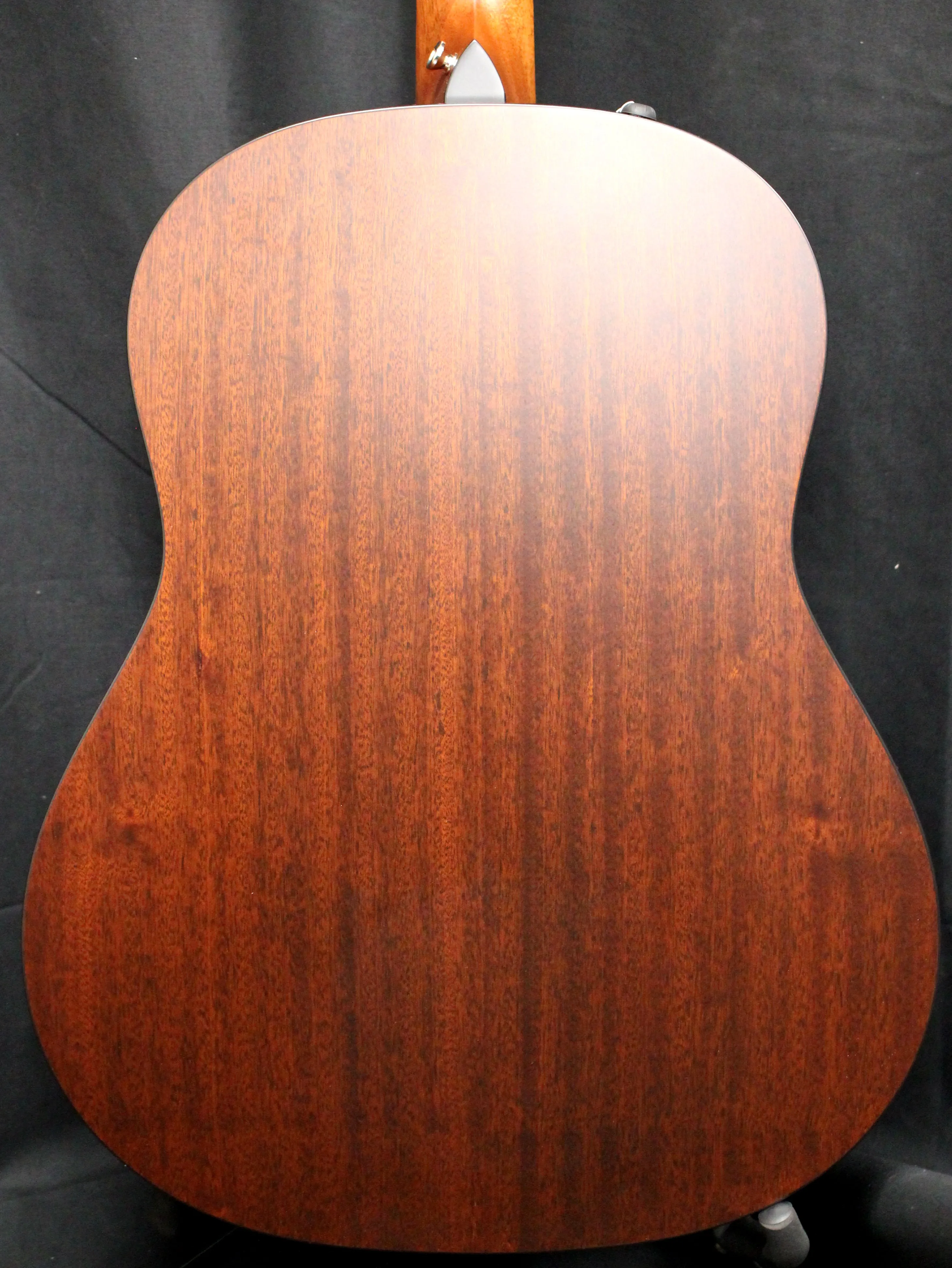 Taylor 317e Grand Pacific Dreadnought Acoustic-Electric Guitar Natural w/Western Tooled Case