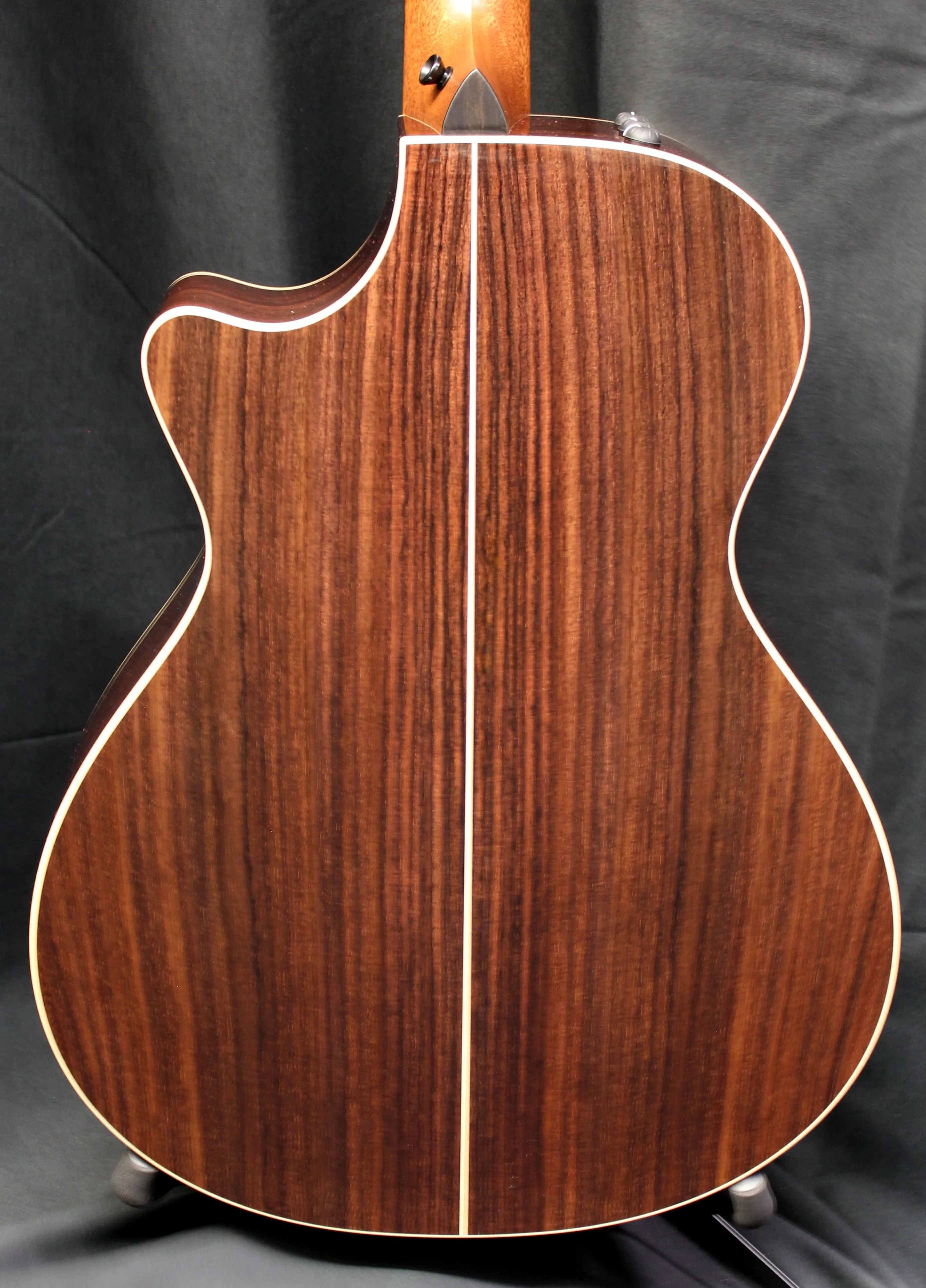Taylor 812ce V-Class Grand Concert Spruce Rosewood Acoustic-Electric Guitar Natural w/Case