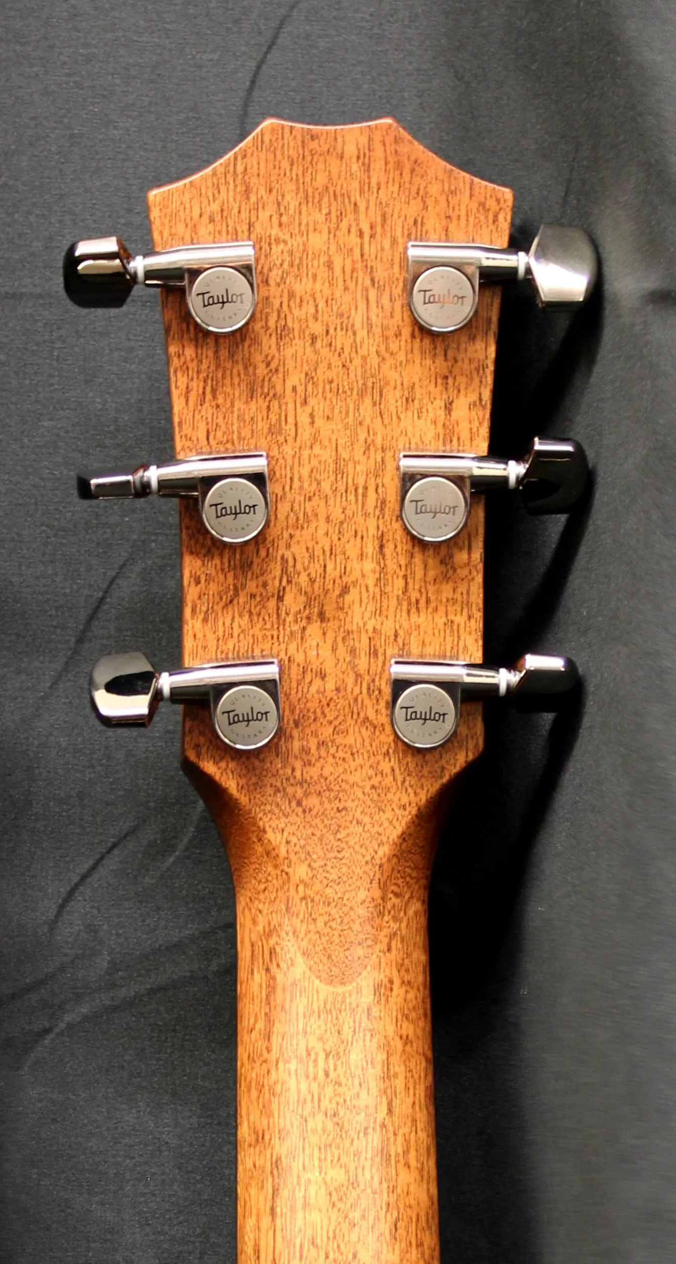 Taylor 812ce V-Class Grand Concert Spruce Rosewood Acoustic-Electric Guitar Natural w/Case