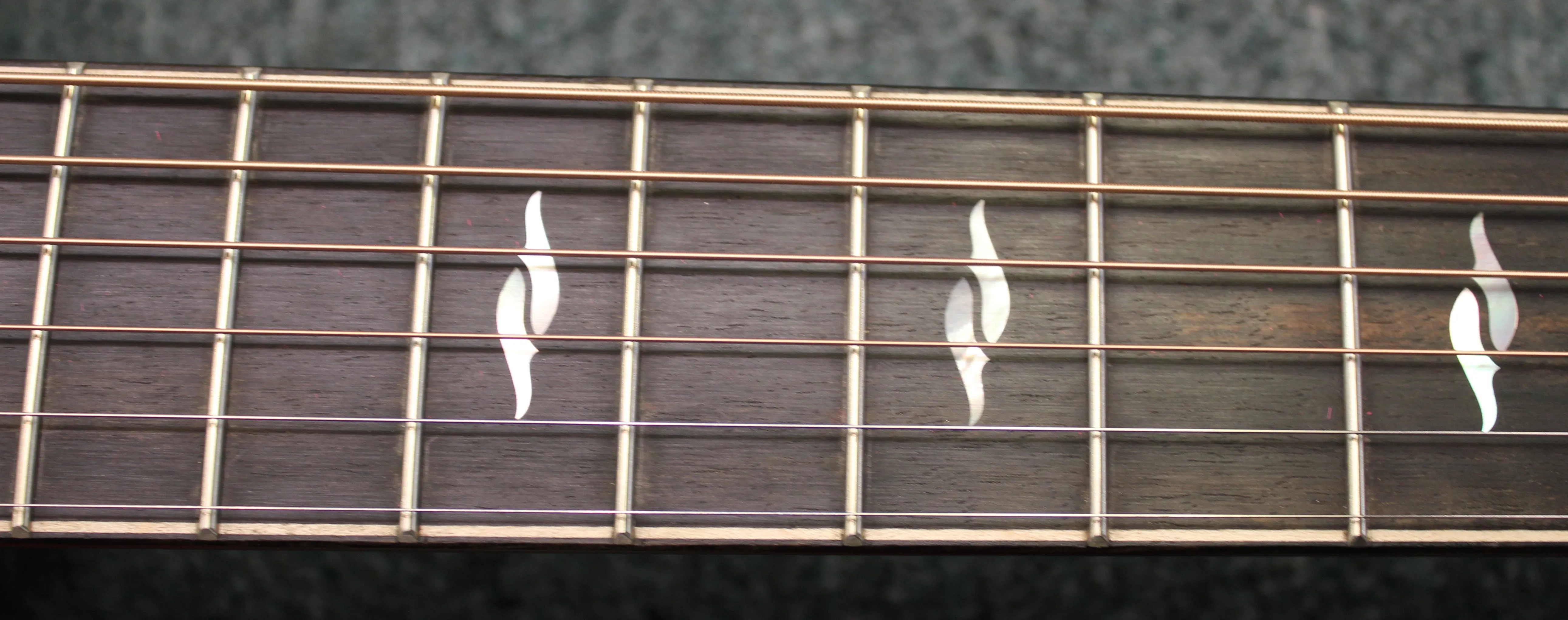 Taylor 812ce V-Class Grand Concert Spruce Rosewood Acoustic-Electric Guitar Natural w/Case